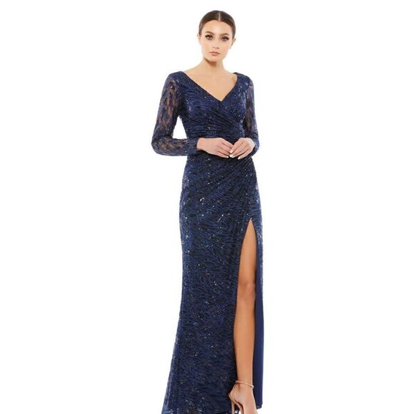 Mac Duggal LONG SLEEVE RUCHED SEQUINED V-NECK GOWN in Midnight Blue NWOT Size 6 - Picture 2 of 8